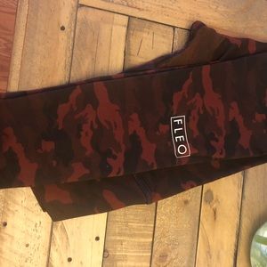 Fleo El Toro 25 in Blood Camo Bounce fabric